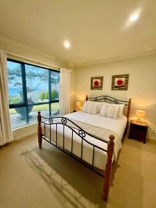 Lichen Villa Bay of Fires