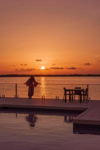 Sunset Caribe Belize