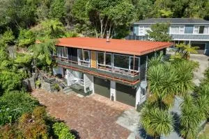 Cozy Garden Retreat Your Private Oasis in Lower Hutt - Wainuiomata