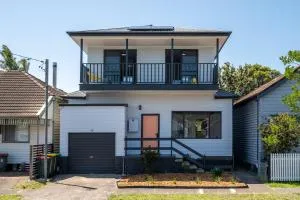 Newcastle Escape 4-Bedroom House - Minmi
