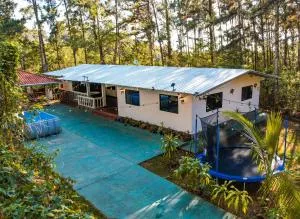 Villa la Vista Panama Mountain Getaway in Paradise Rainforest - 塞罗阿苏尔