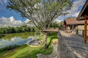 Treetop River Cabins on the Guadalupe River - كمفورت