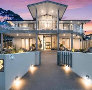 Mimosa Lodge - 250m to Chinamans Beach in Jervis Bay!