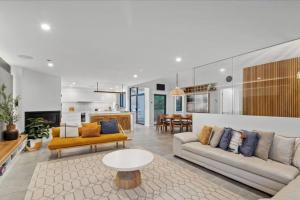 Mimosa Lodge - 250m to Chinamans Beach in Jervis Bay!