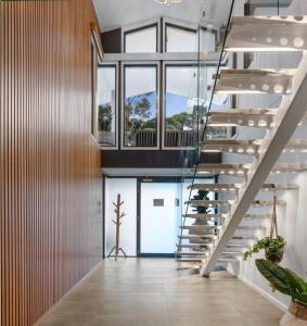 Mimosa Lodge - 250m to Chinamans Beach in Jervis Bay!