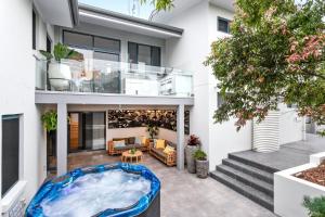 Mimosa Lodge - 250m to Chinamans Beach in Jervis Bay!