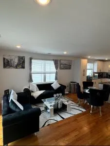 Luxury Gated NYC Theme 3BR 2B with Parking by EWR - Graniteville