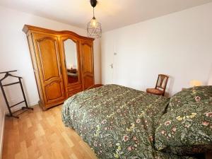 Maisons de vacances Gite avec SPA et sauna dans le Val de Loire - FR-1-381-607 : photos des chambres