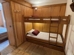 Appartements Appartement 2 pieces cabine - 7 personnes - Les Saisies - FR-1-810-30 : photos des chambres