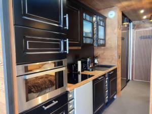 Studio chaleureux aux pieds des pistes avec terrasse - FR-1-292-225