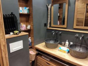 Studio chaleureux aux pieds des pistes avec terrasse - FR-1-292-225