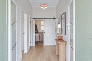 Wilson House - Central Character Home