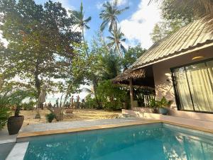 Secret Beach Bungalows