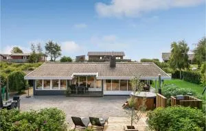 Three-Bedroom Holiday Home In Ebeltoft - Fuglslev