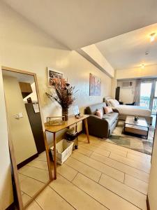 Luxury BGC Condo in Taguig, McKinley - Covered Parking and WiFi FREE