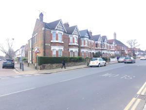 Lovely double room in Kensal rise quiet&close to Tube -Bus station