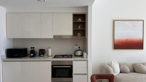 Magnificent - A Charming 2BR with a Burj Khalifa View