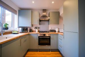 Stunning 3 Bed Home in Somerset with 2 Parking Spaces