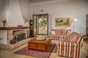 CASALE DOME 14&2, Emma Villas