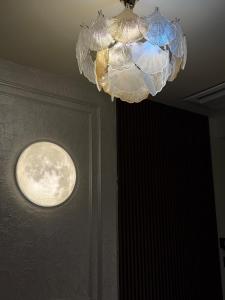 Welcome to Elegant hideaway suites - 39th floor