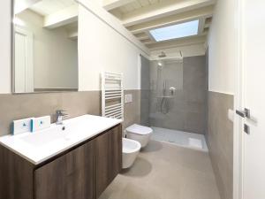 Bright apartment with terrace and pool