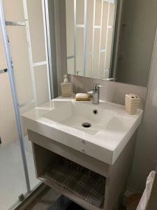 Chalets Mobil Home piscine chauffee Pont l -Abbe : photos des chambres