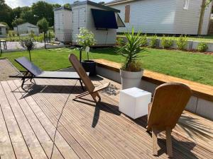 Chalets Mobil Home piscine chauffee Pont l -Abbe : photos des chambres