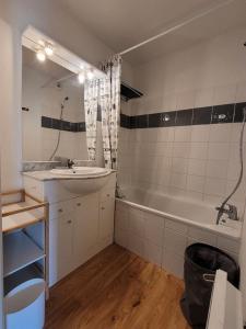 Chez Florie - Résidence Les Cimes à la Foux dAllos 6 couchages piscine sauna et hammam