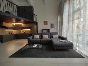 Milan Space Loft - Apartment close to M5 subway - Free Parking - Sky & Netflix TV