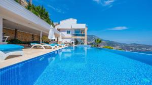 Kalkan 6 Bedroom Villa