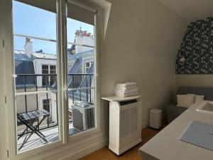 Studio Trocadéro devant le Métro Passy