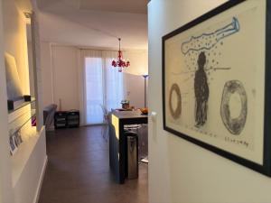 " Palais Miramar La Suite Rouge " Vue Mer -Croisette Emplacement Unique - 20M Plage - WIFI - Clim