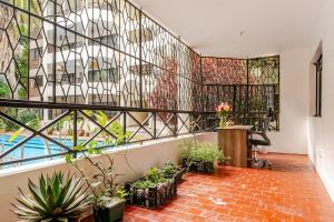 2 BDR At The Magnolia Riverside Drive