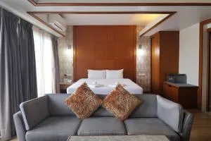 Nonthaburi Palace Hotel - Ban Bang Khwang