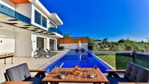 Uzumlu Village 3 Bedroom Villa - 2180