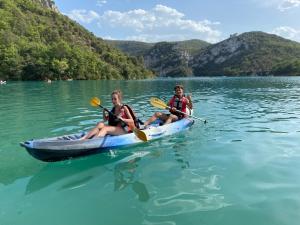 Maisons de vacances Chez Georges - Maison 2 - Les Gites du Verdon : photos des chambres
