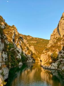Maisons de vacances Chez Georges - Maison 2 - Les Gites du Verdon : photos des chambres