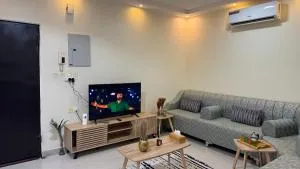 شقة فاخرة بغرفتي نوم تسجيل الوصول ذاتي - ‘Uyūn al Qasīm