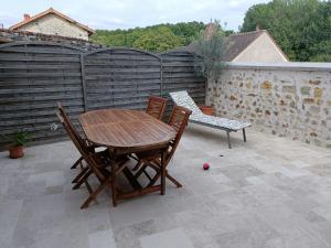Maisons de vacances charmante maison de ville avec cour privee a 1km du golf : photos des chambres
