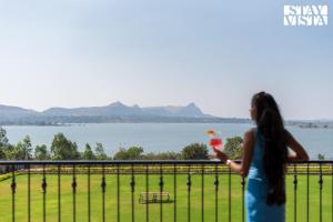 StayVista at Villa Wine with Pool, Jacuzzi, Bonfire