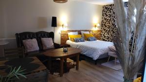 Maisons de vacances Gite galets et bois flottes proche mer gold beach meuble de tourisme 4 etoiles : photos des chambres