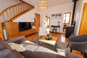 Chez Roger - Maison Annecy - بْريجي