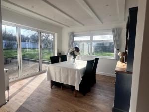 Quince Cottage - Hot tub and parking for 4 cars