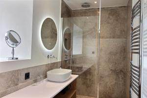 Maisons de vacances Le petit abri des pins : photos des chambres