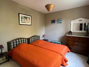 Maisons de vacances Maison lumineuse avec jardin : photos des chambres