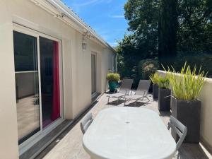 Maisons de vacances Maison lumineuse avec jardin : photos des chambres