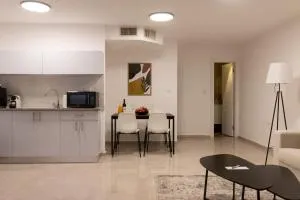 O&O Group- Huge & Lovely Unit 2BR 2BT By the beach - Palmaẖim