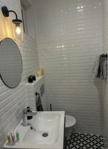 Harmony in History - Modern Flat with Vintage Charm