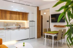 Cinco apartment 1398