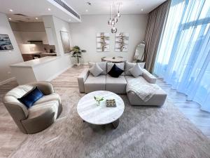 Luxury 1BR Suite with Direct Burj Al Arab View